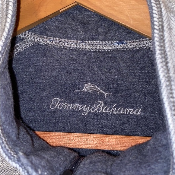Tommy Bahama 1/4 Zip Reversible Golf Pullover - Picture 2 of 3